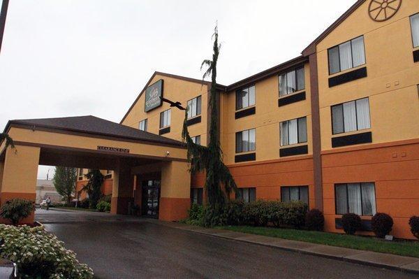 Evergreen Inn & Suites Monroe Exterior photo